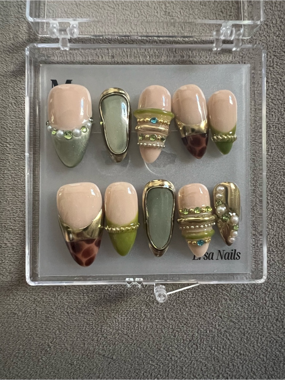 NWT Ersa Nails Rich Girl, Medium